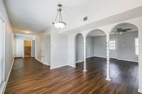 5922 Fairdale Lane B Houston TX 77057