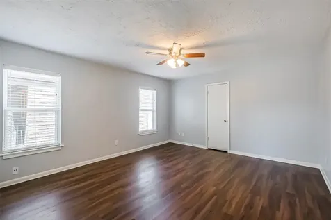 5922 Fairdale Lane B Houston TX 77057