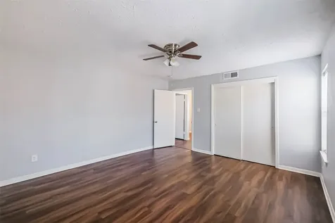 5922 Fairdale Lane B Houston TX 77057