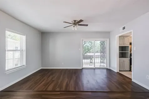 5922 Fairdale Lane B Houston TX 77057