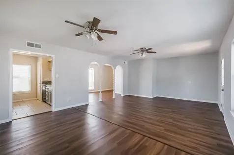 5922 Fairdale Lane B Houston TX 77057