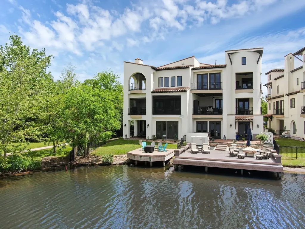 22 Lakeside Cove The Woodlands TX 77380