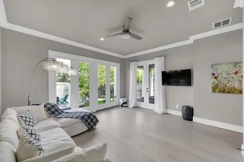 22 Lakeside Cove The Woodlands TX 77380