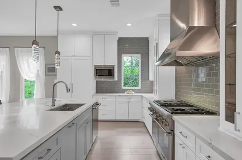 22 Lakeside Cove The Woodlands TX 77380