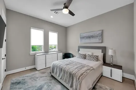 22 Lakeside Cove The Woodlands TX 77380