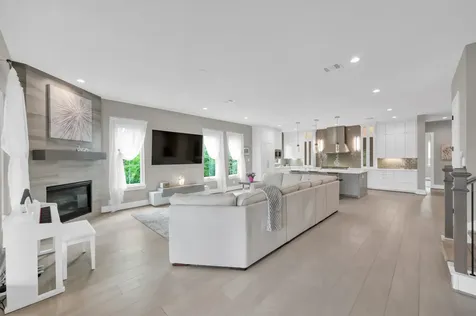 22 Lakeside Cove The Woodlands TX 77380