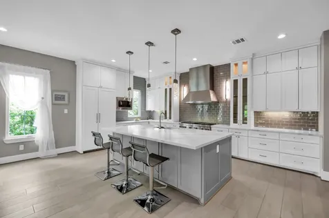 22 Lakeside Cove The Woodlands TX 77380