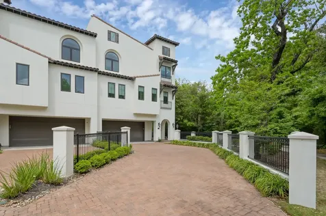 22 Lakeside Cove The Woodlands TX 77380