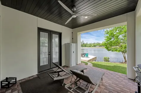 22 Lakeside Cove The Woodlands TX 77380