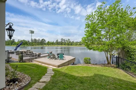 22 Lakeside Cove The Woodlands TX 77380