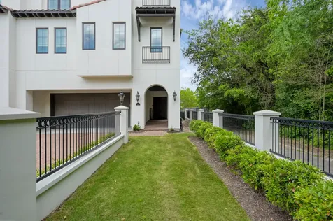 22 Lakeside Cove The Woodlands TX 77380