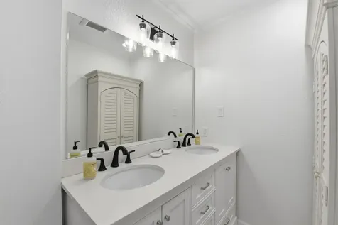 5325 Nina Lee Lane Houston TX 77092