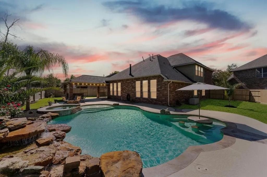 13922 Desert Trace Court Houston TX 77044
