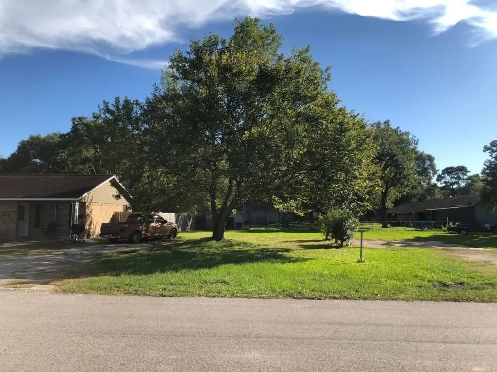 Lot 5a Avery Street Clute TX 77531