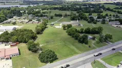 1623 & 1677 E Main Street Madisonville TX 77864