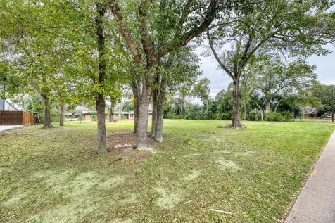 1505 East Avenue Katy TX 77493