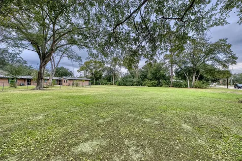 1505 East Avenue Katy TX 77493