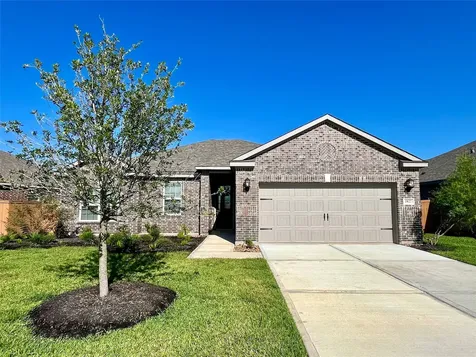 1927 June Lake Lane Iowa Colony TX 77583