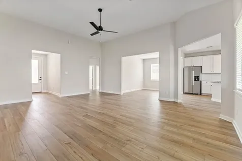 1927 June Lake Lane Iowa Colony TX 77583