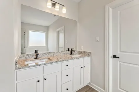 1927 June Lake Lane Iowa Colony TX 77583