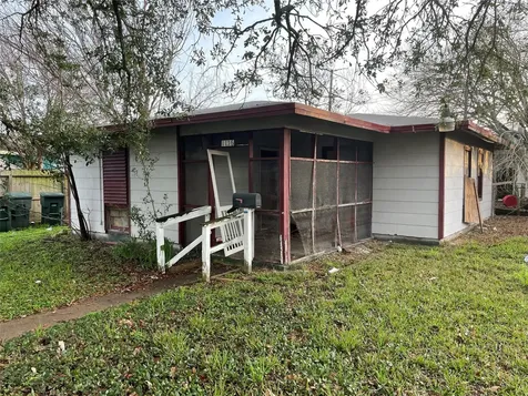 1116 Harris Way Galveston TX 77551