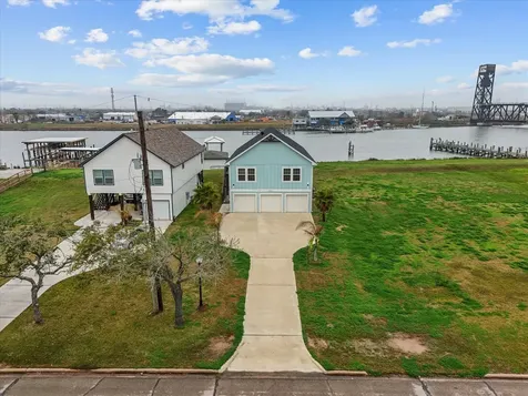 822 W 2nd Street Freeport TX 77541
