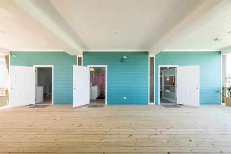 1960 Avenue I Port Bolivar TX 77650