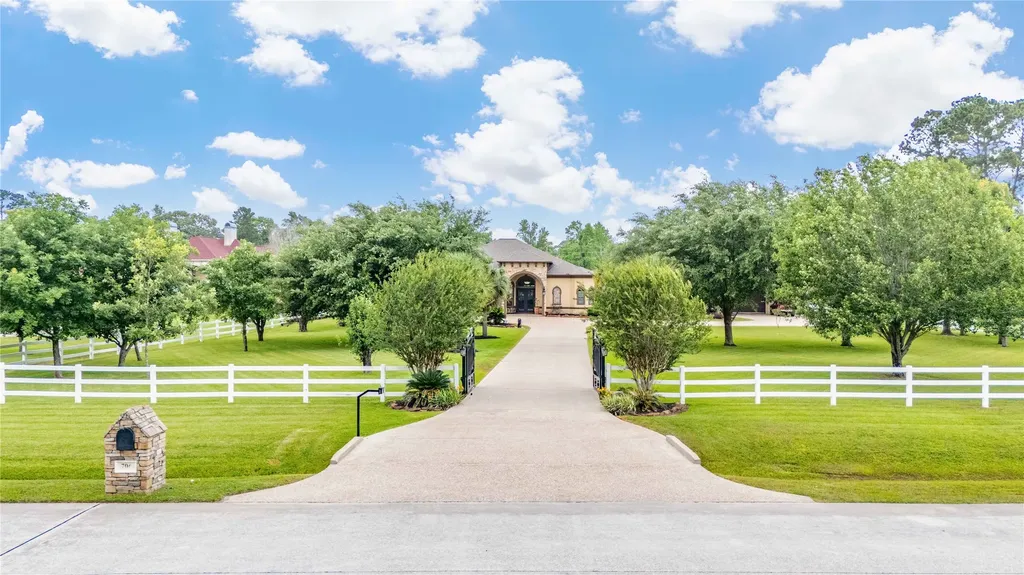 706 Saddle Creek Farms Drive Crosby TX 77532
