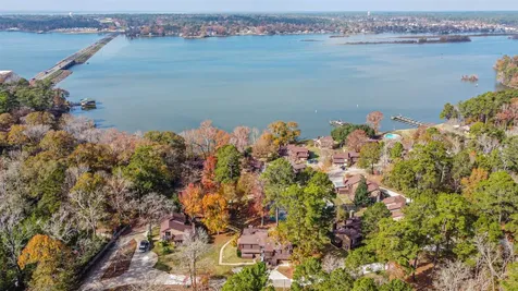 200 Fountain Lake 132 Livingston TX 77351