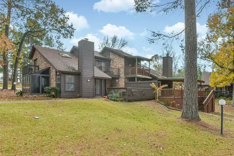 200 Fountain Lake 132 Livingston TX 77351