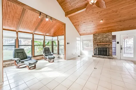 200 Fountain Lake 132 Livingston TX 77351