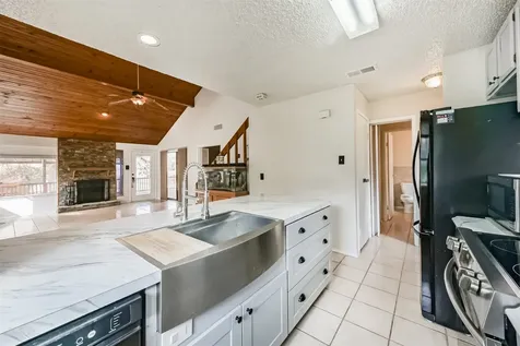 200 Fountain Lake 132 Livingston TX 77351