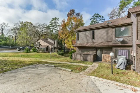 200 Fountain Lake 132 Livingston TX 77351