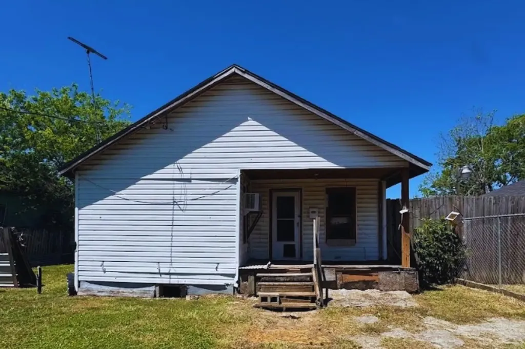 1462 Wall Street Beaumont TX 77701