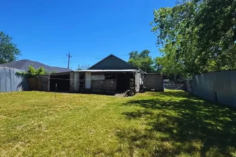 1462 Wall Street Beaumont TX 77701