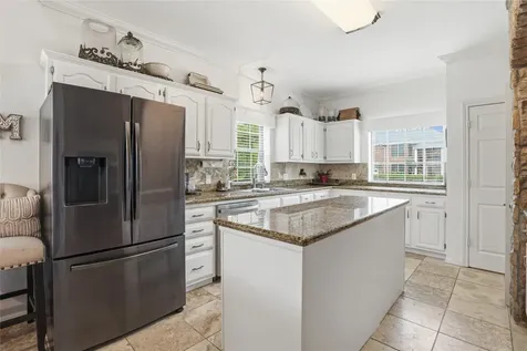 1501 W Castlewood Avenue Friendswood TX 77546
