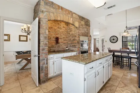 1501 W Castlewood Avenue Friendswood TX 77546