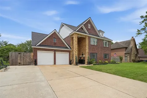 1501 W Castlewood Avenue Friendswood TX 77546