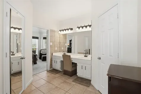 1501 W Castlewood Avenue Friendswood TX 77546