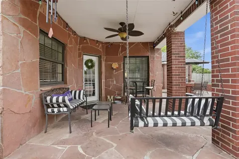 1501 W Castlewood Avenue Friendswood TX 77546