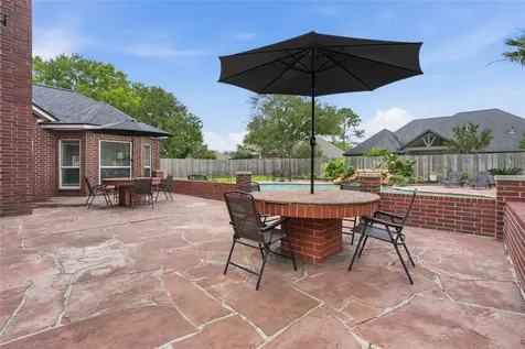 1501 W Castlewood Avenue Friendswood TX 77546