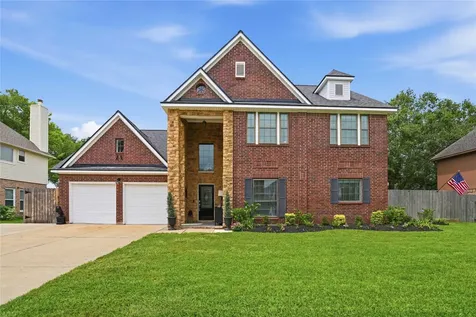 1501 W Castlewood Avenue Friendswood TX 77546