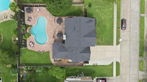 1501 W Castlewood Avenue Friendswood TX 77546