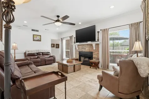 1501 W Castlewood Avenue Friendswood TX 77546
