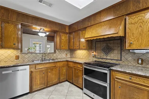 11546 Davidson Road Beaumont TX 77705