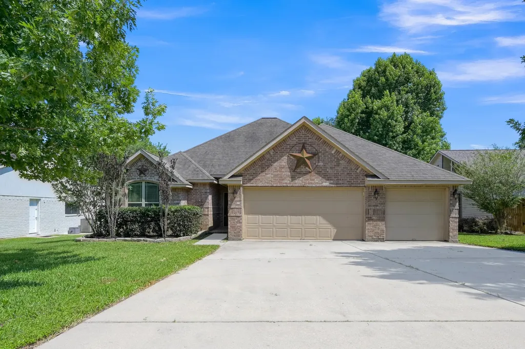 9766 Twin Shores Drive Willis TX 77318