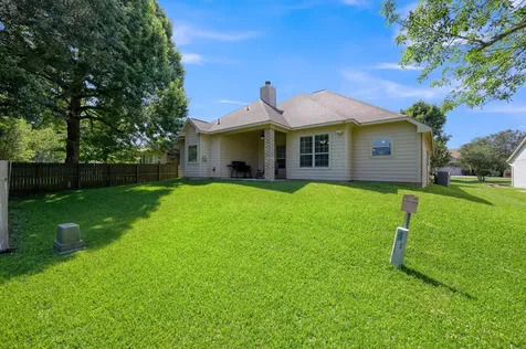 9766 Twin Shores Drive Willis TX 77318