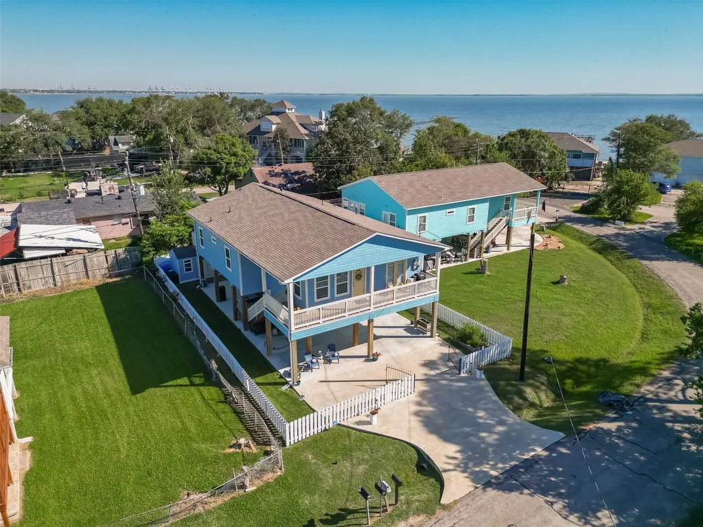 108 Bay Oaks Drive La Porte TX 77571