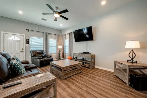 108 Bay Oaks Drive La Porte TX 77571