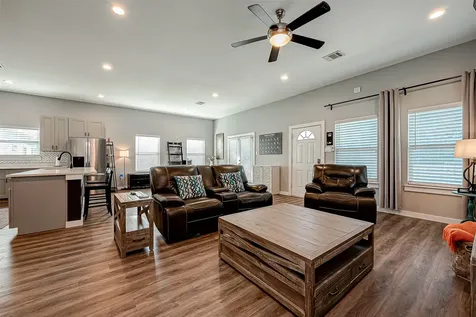 108 Bay Oaks Drive La Porte TX 77571